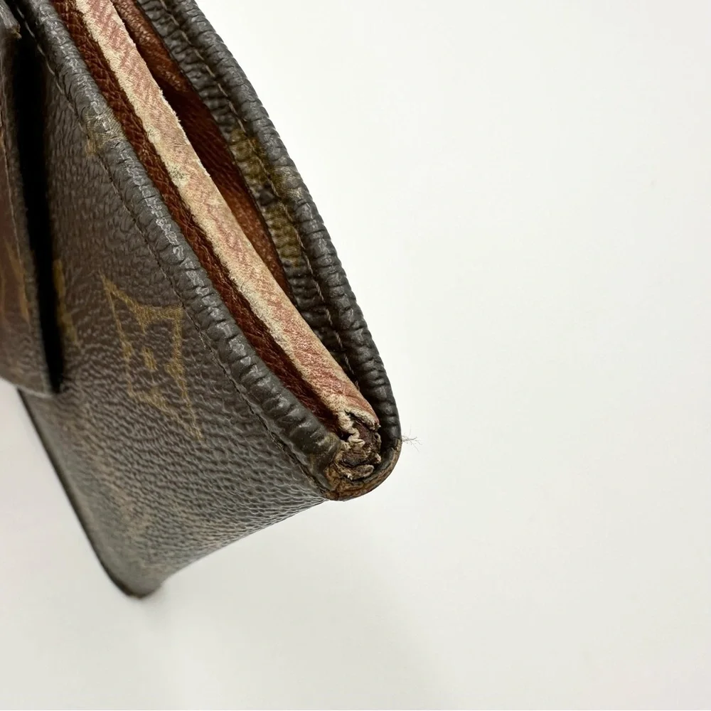 Vintage Authentic Louis Vuitton Monogram Elise Wallet